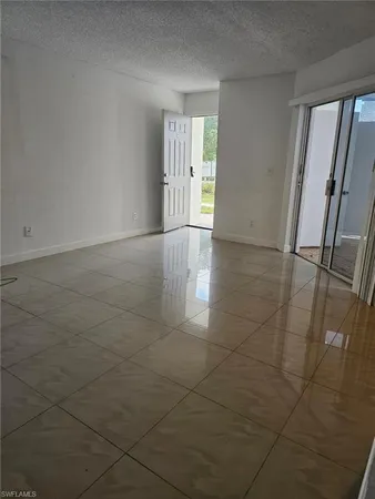 $1,950 | 108 Santa Clara Drive, Unit 4, Naples, FL 34104