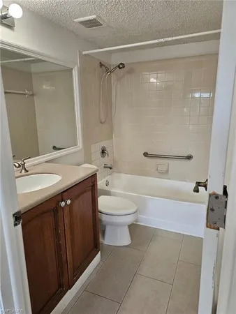 $1,950 | 108 Santa Clara Drive, Unit 4, Naples, FL 34104