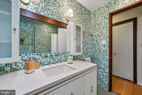 $1,995,000 | 6620 Fernwood Court, Bethesda, MD 20817