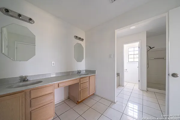 $309,999 | 475 Farm To Market 2200, Devine, TX 78016