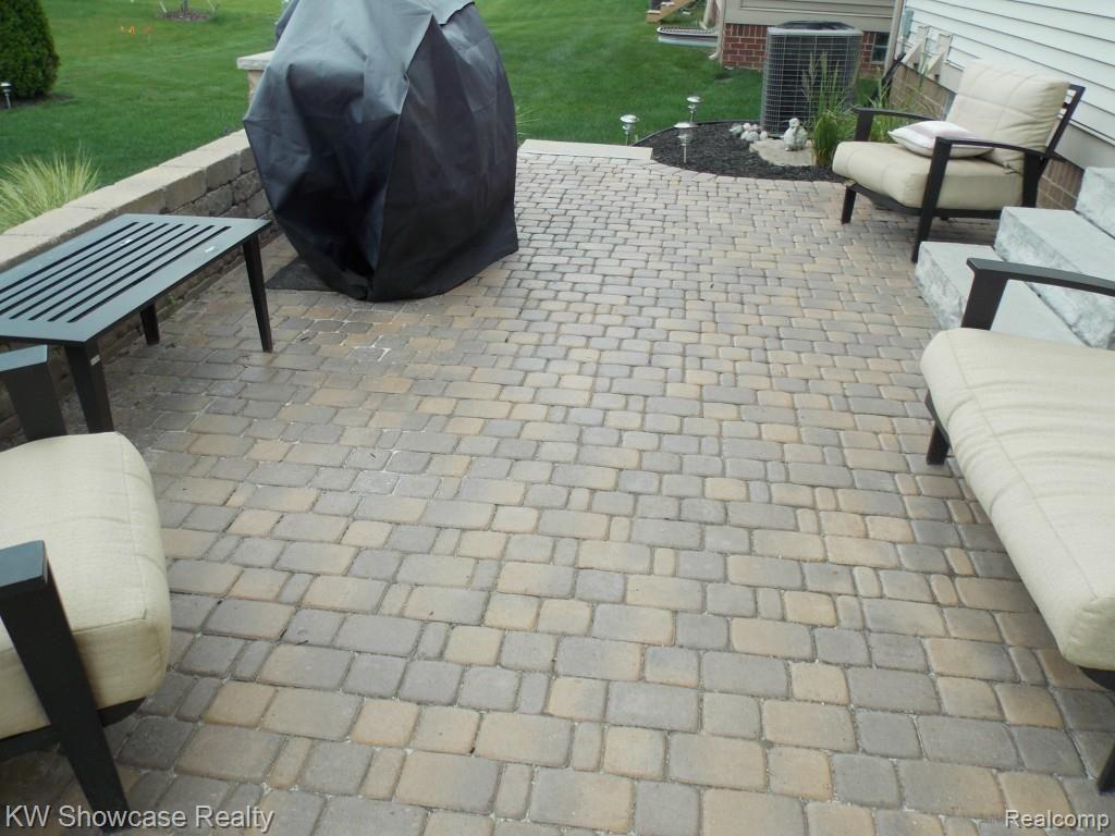 27650 Cromwell Road Novi, MI 48374 - Photo 5 of 39 DSCN1597.jpg