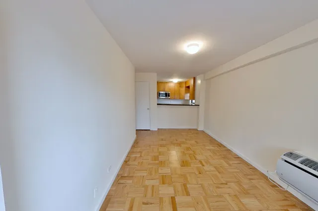 $4,100 | 350 West 51st Street, Unit 14C | Hell's Kitchen