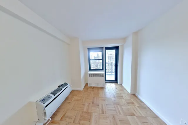$4,200 | 350 West 51st Street, Unit 14C | Hell's Kitchen