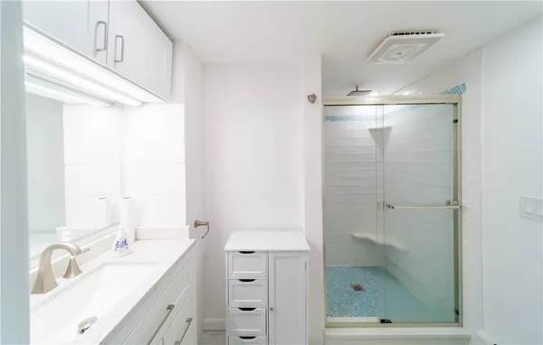 $2,500 | 85 Water Street, East Greenwich, RI 02818
