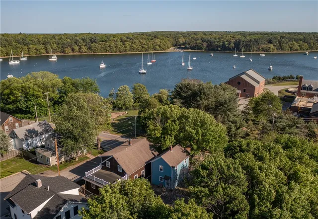 $2,500 | 85 Water Street, East Greenwich, RI 02818