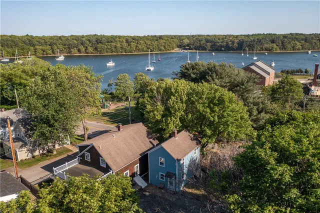 $2,500 | 85 Water Street, East Greenwich, RI 02818