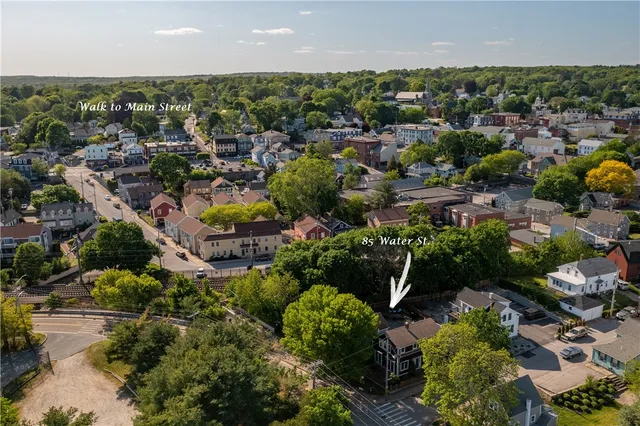 $2,500 | 85 Water Street, East Greenwich, RI 02818