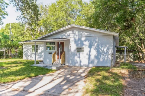 a front view of house with yard