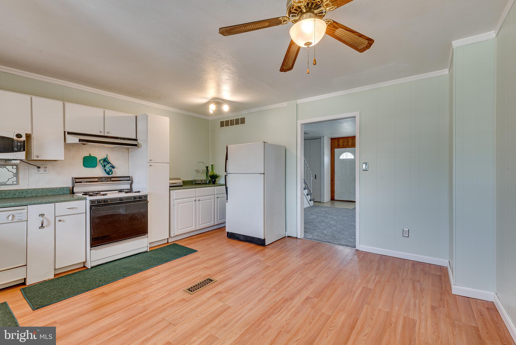3636 Greenvale Road Baltimore, MD 21229 - Photo 8 of 26 Gallery Image 8