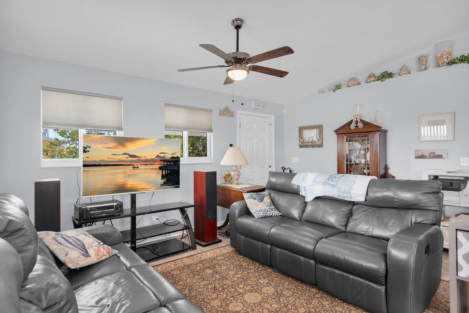 119 Primrose Lane Long Key, FL 33001 - Photo 13 of 43 Living area