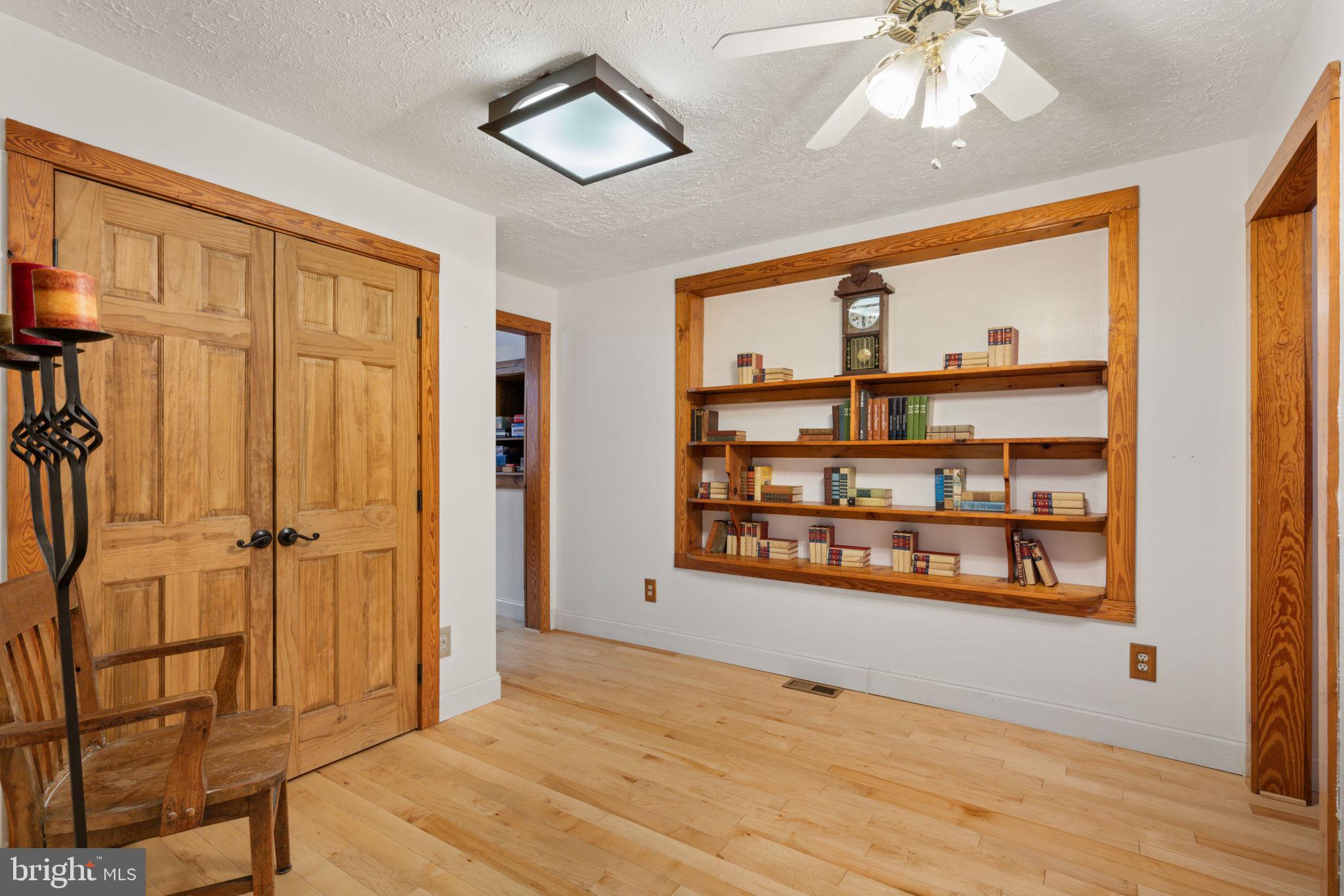 4257 Cabin Road Reva, VA 22735 - Photo 37 of 102 Sitting area off game room