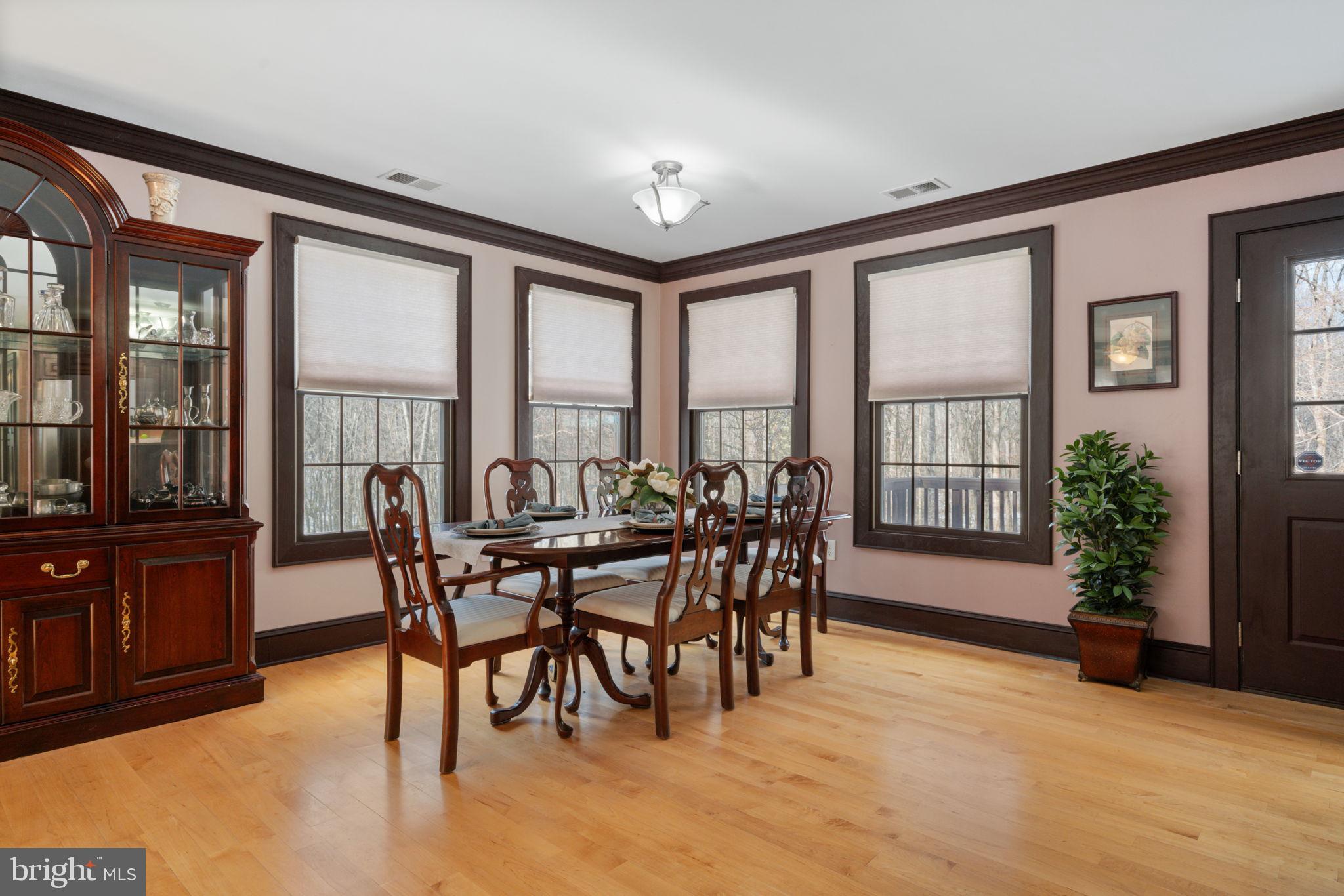 4257 Cabin Road Reva, VA 22735 - Photo 41 of 102 Upper level- 1 bedroom apartment/dining room