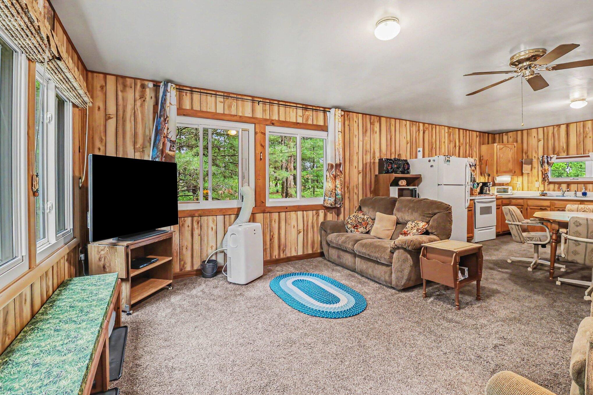 4616 Chalker Road Wellston, MI 49689 - Photo 9 of 23 Living Room