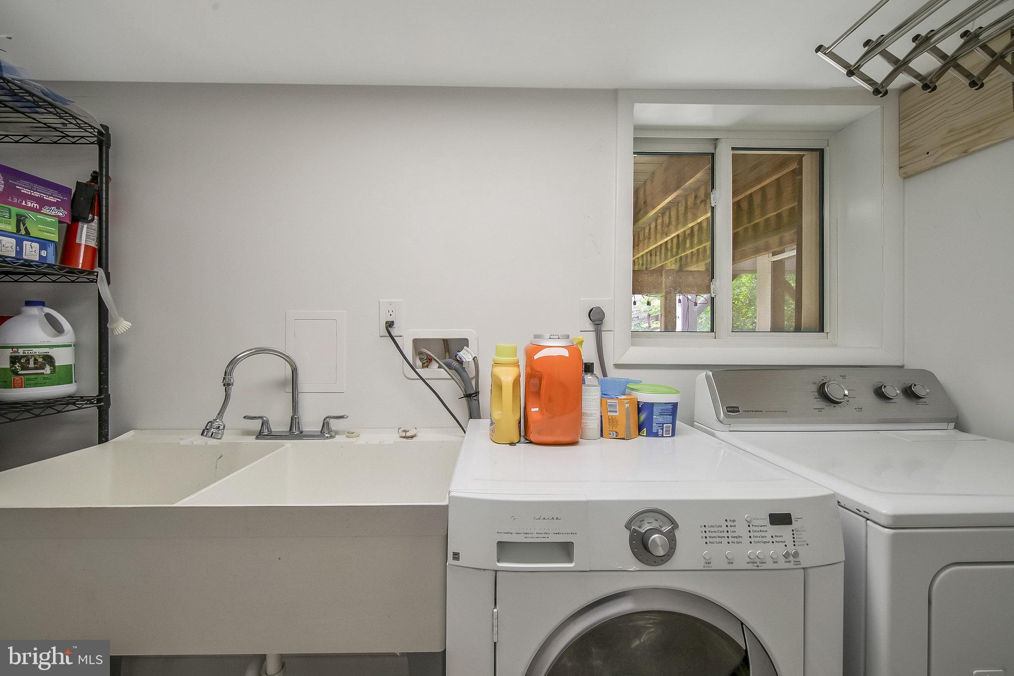 7006 Barnack Drive Springfield, VA 22152 - Photo 37 of 66 Washer/Dryer convey