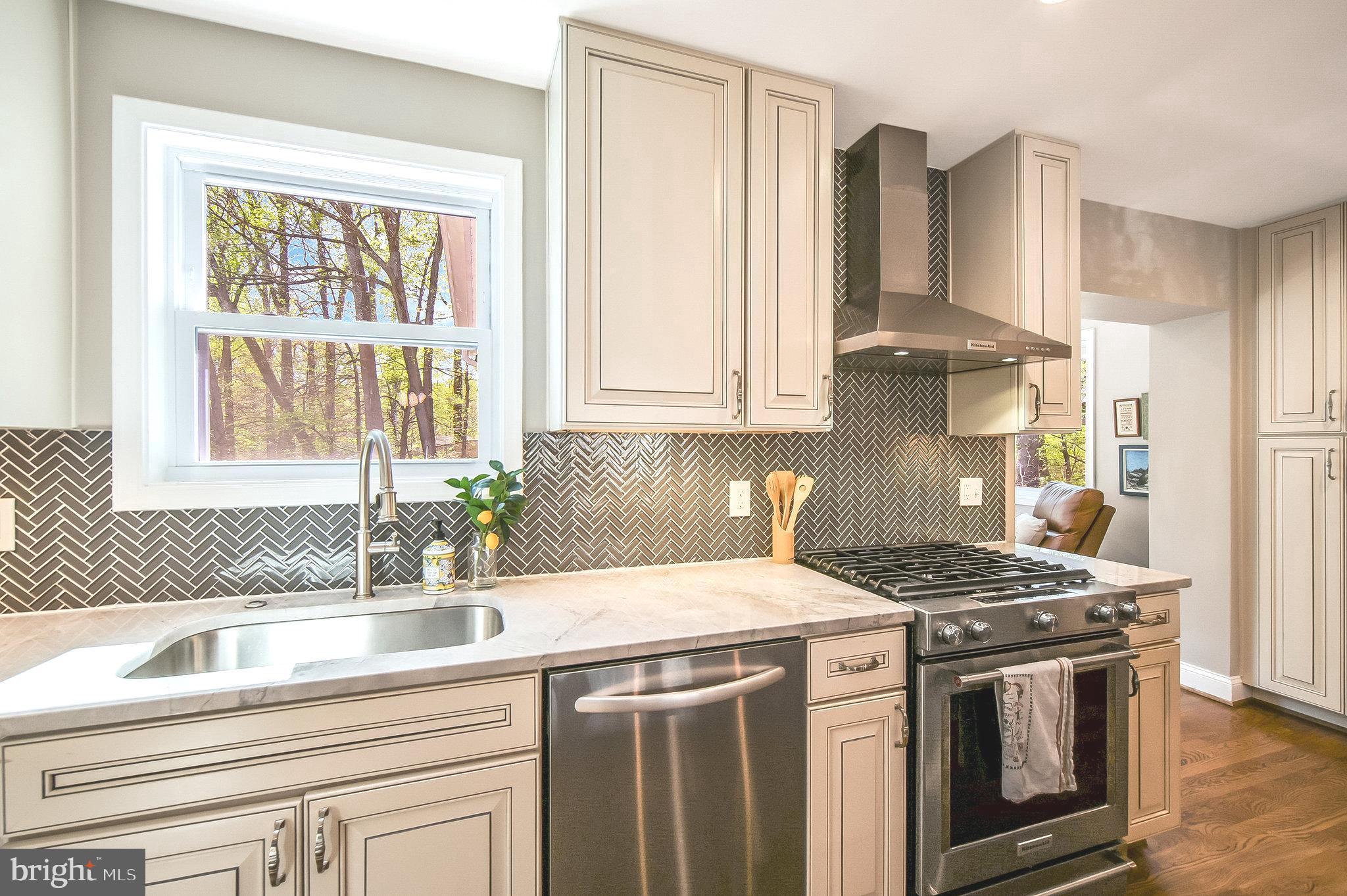 7006 Barnack Drive Springfield, VA 22152 - Photo 9 of 66