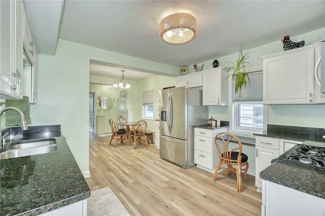 125 Penhurst Road Brighton, NY 14610 - Photo 8 of 46