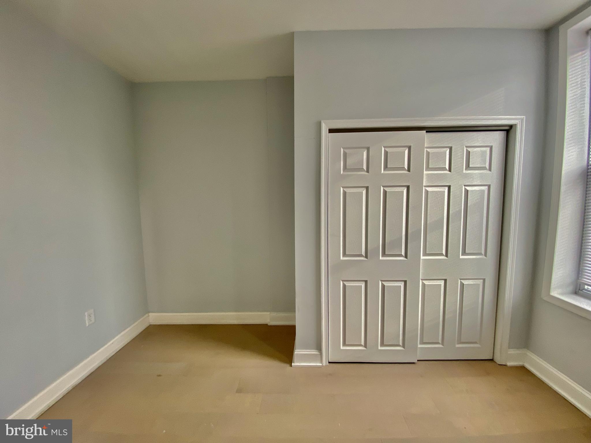 1247 Snyder Avenue Philadelphia, PA 19148 - Photo 26 of 28 an empty room with window