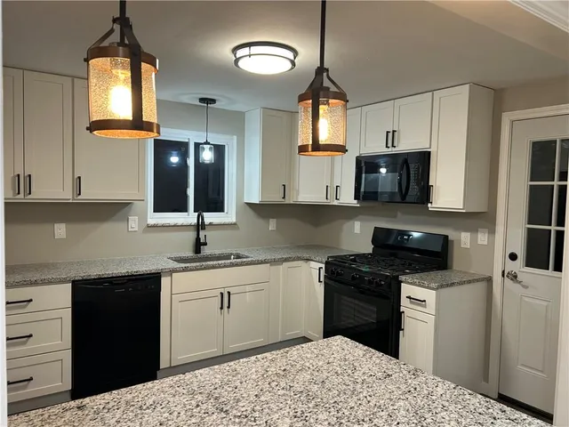 $2,200 | 214 Barbara Drive, McKees Rocks, PA 15136