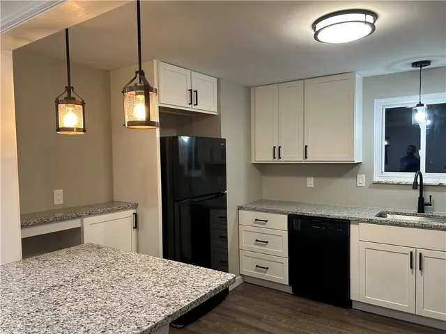 $2,200 | 214 Barbara Drive, McKees Rocks, PA 15136