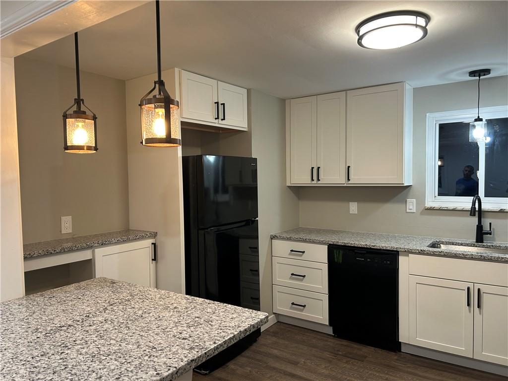 214 Barbara Drive McKees Rocks, PA 15136 - Photo 4 of 14