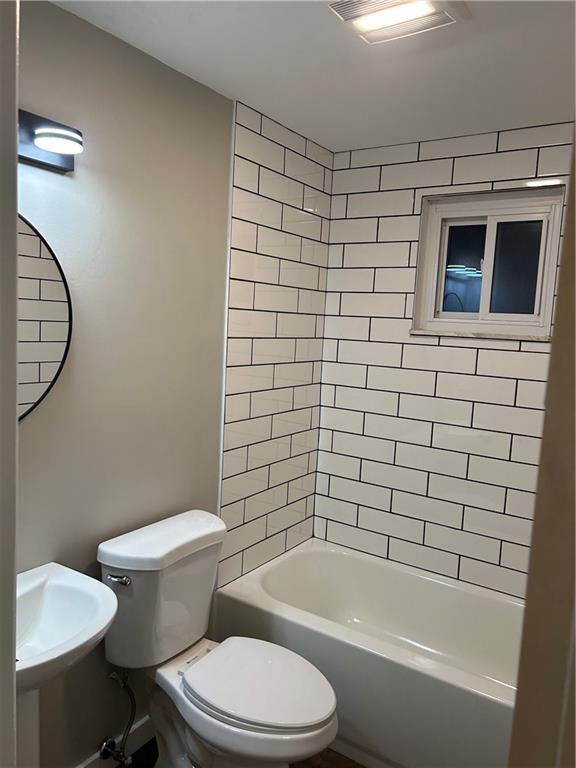 214 Barbara Drive McKees Rocks, PA 15136 - Photo 5 of 14