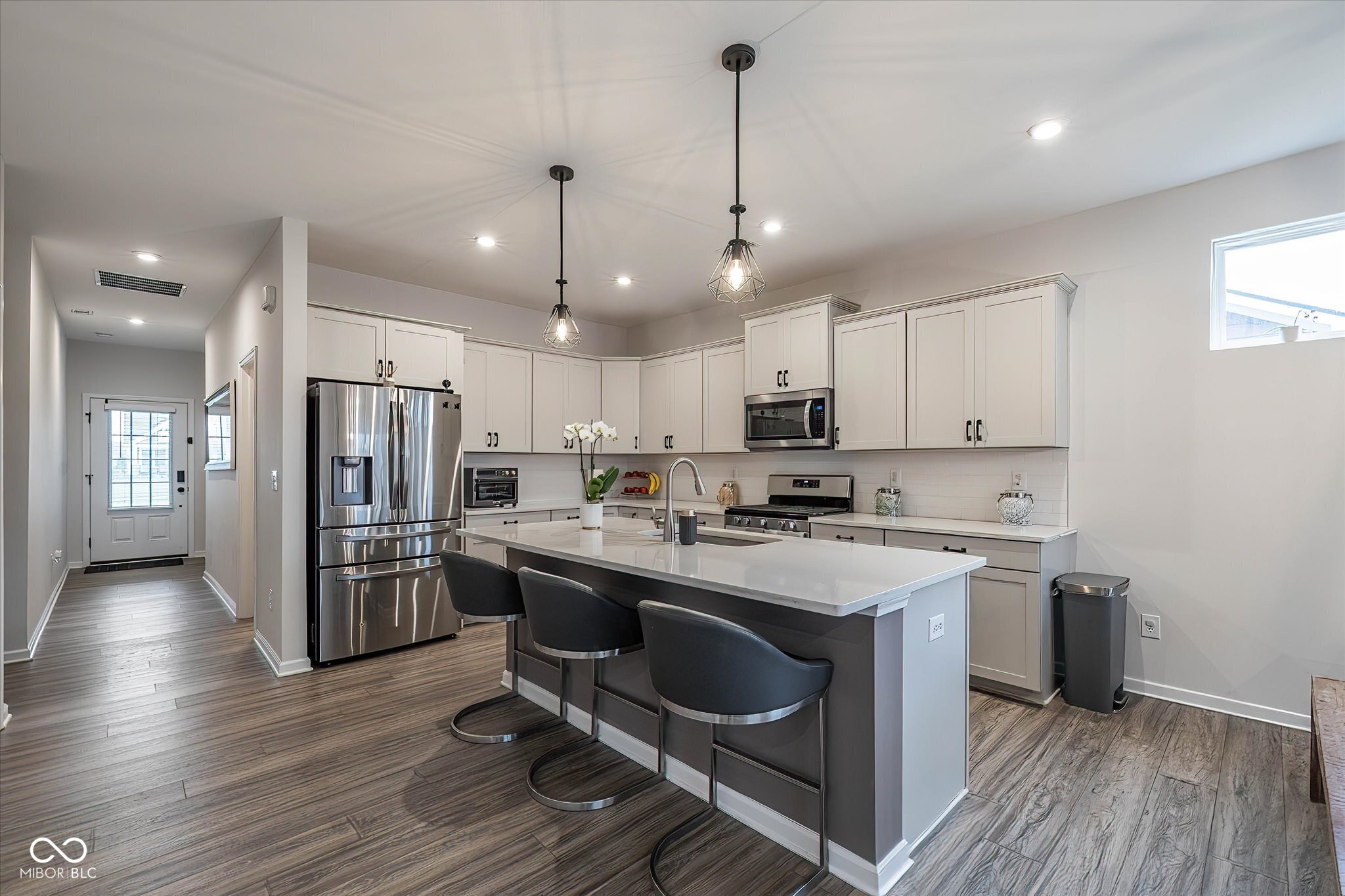 825 Stone Trace Court Avon, IN 46123 - Photo 3 of 25