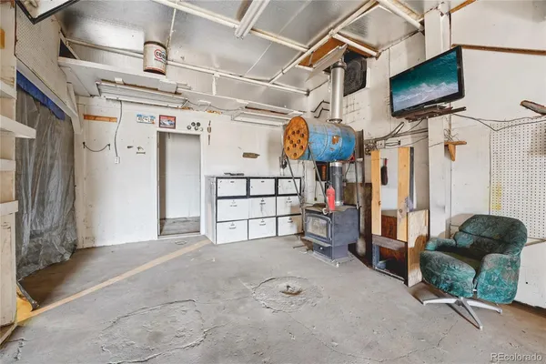 a house view with a outdoor space