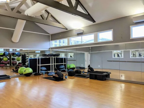 $499,000 | 6400 Christie Avenue, Unit 2215, Emeryville, CA 94608