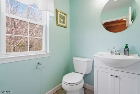 $489,000 | 42 Pond Hollow Drive, Oak Ridge, NJ 07438