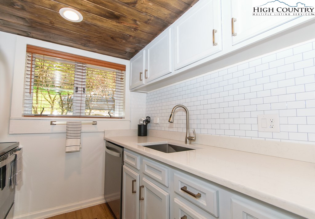 220 Northridge Road, Unit 25 Beech Mountain, NC 28604 - Photo 11 of 33