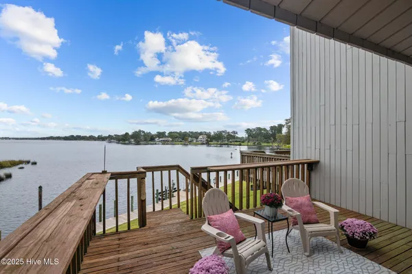 $545,000 | 24 Batts Hill Road, New Bern, NC 28562