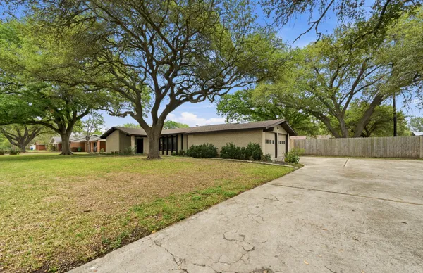 $399,000 | 908 Vogel Drive, Lockhart, TX 78644