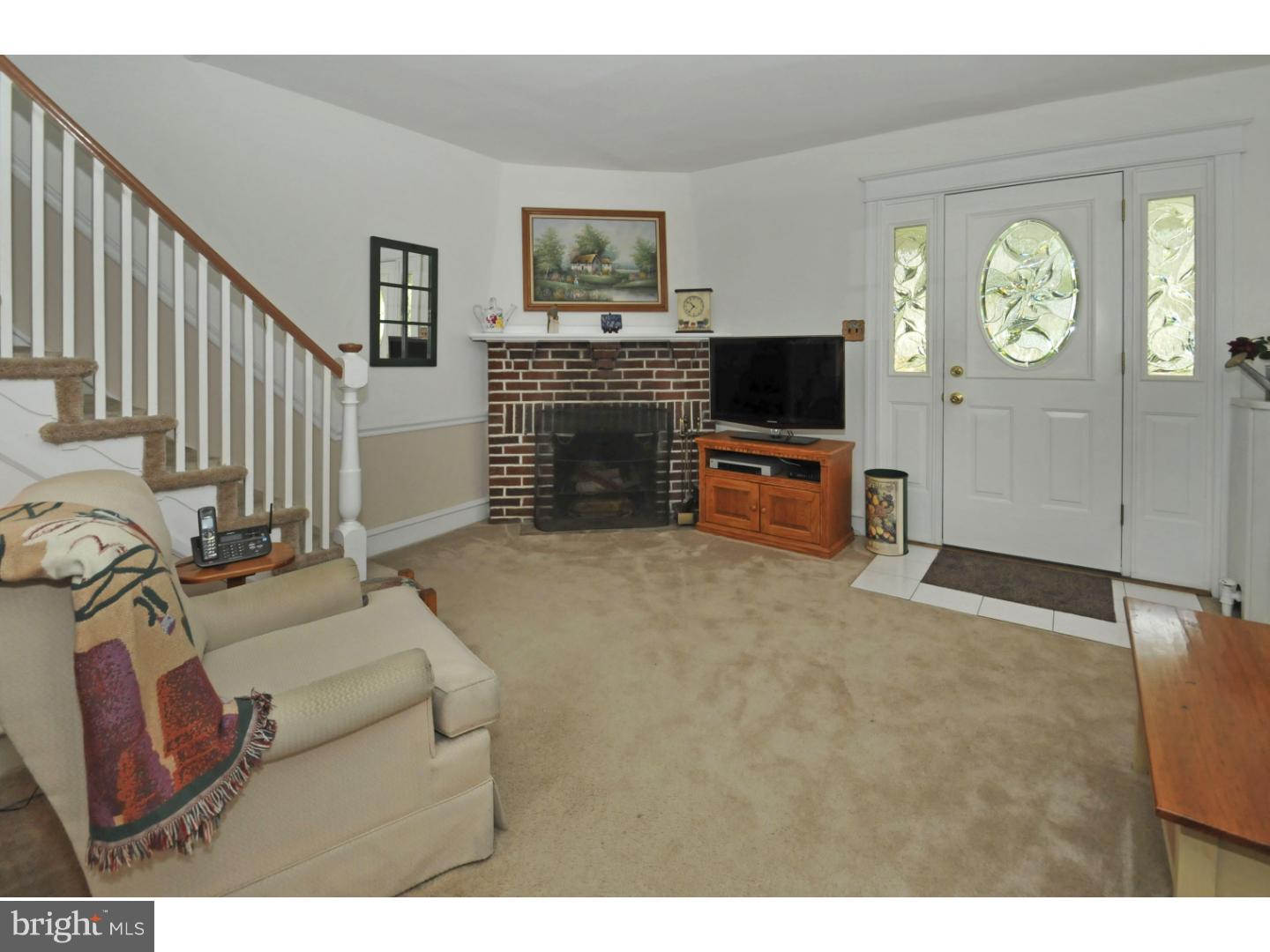 623 Arbor Road Cheltenham, PA 19012 - Photo 4 of 25 Living Room