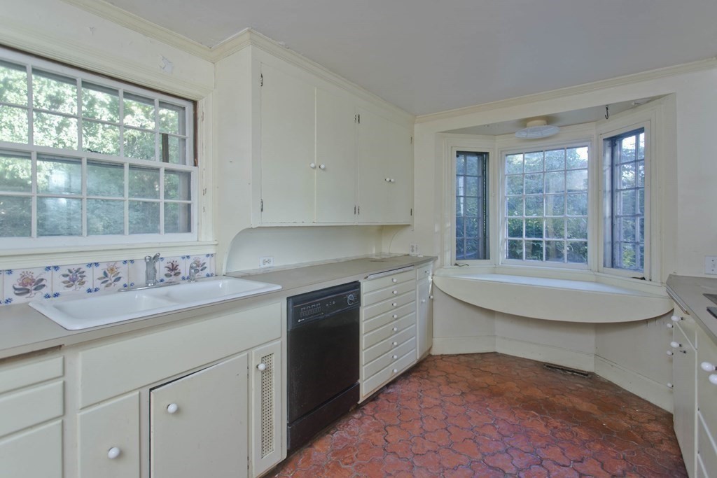 468 Old Montague Road Amherst, MA 01002 - Photo 16 of 41