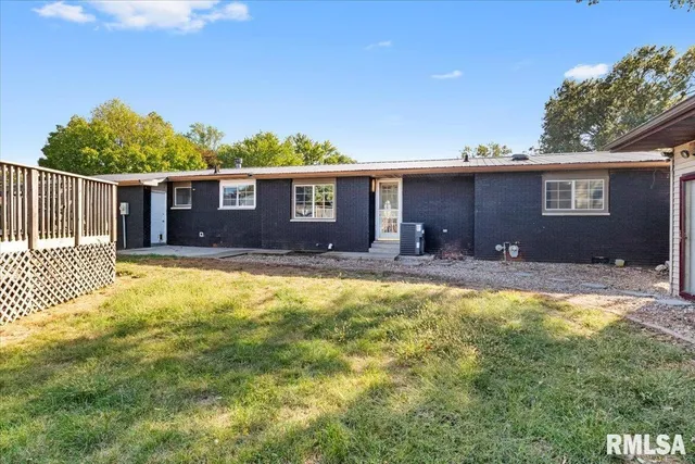 $219,900 | 1224 Commanche Road, Auburn, IL 62615