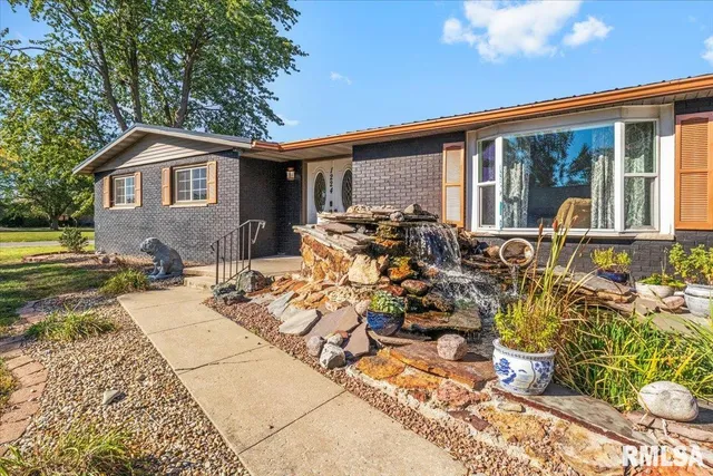 $219,900 | 1224 Commanche Road, Auburn, IL 62615