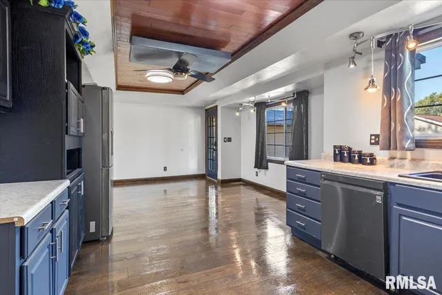 $219,900 | 1224 Commanche Road, Auburn, IL 62615