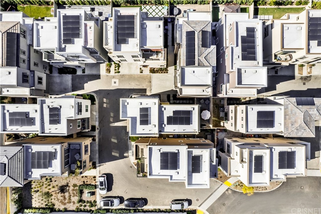 575 Daniel Freeman Circle Inglewood, CA 90301 - Photo 37 of 42 a picture of street with tall buildings