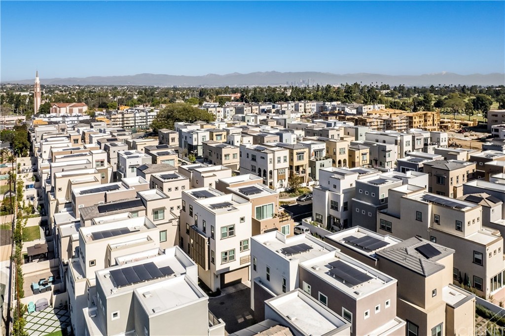 575 Daniel Freeman Circle Inglewood, CA 90301 - Photo 42 of 42 an aerial view of a city