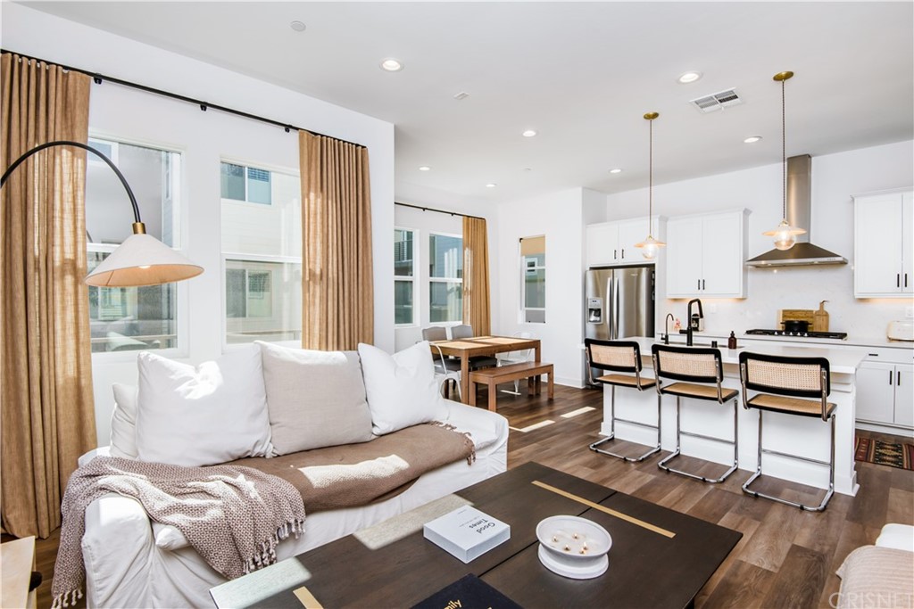 575 Daniel Freeman Circle Inglewood, CA 90301 - Photo 10 of 42 a living room with furniture and a large window