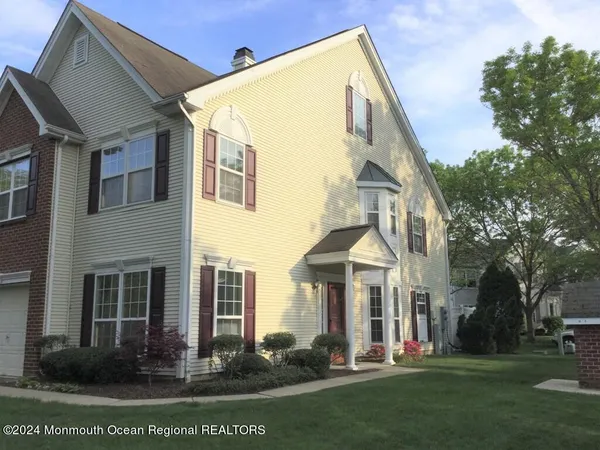 $3,800 | 5 Oxford Road, Holmdel, NJ 07733