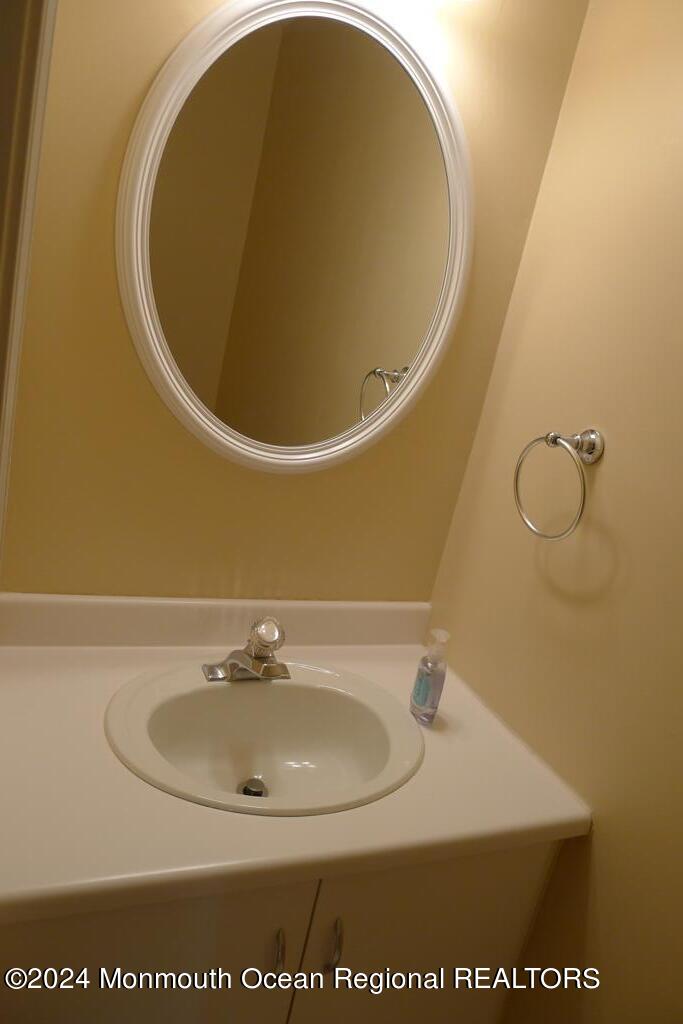 5 Oxford Road Holmdel, NJ 07733 - Photo 16 of 16 a bathroom with a sink