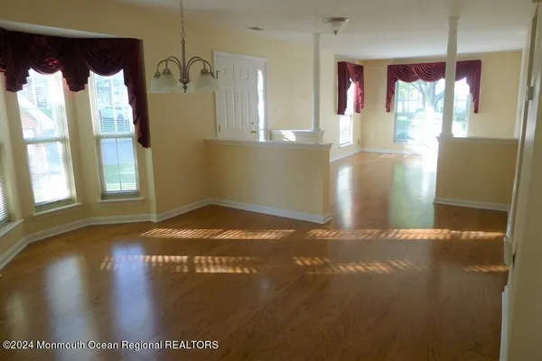 $3,800 | 5 Oxford Road, Holmdel, NJ 07733