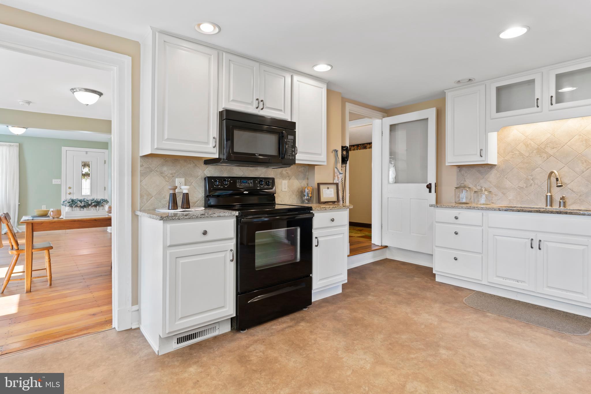 307 West Front Street Lewisberry, PA 17339 - Photo 17 of 44 Kitchen