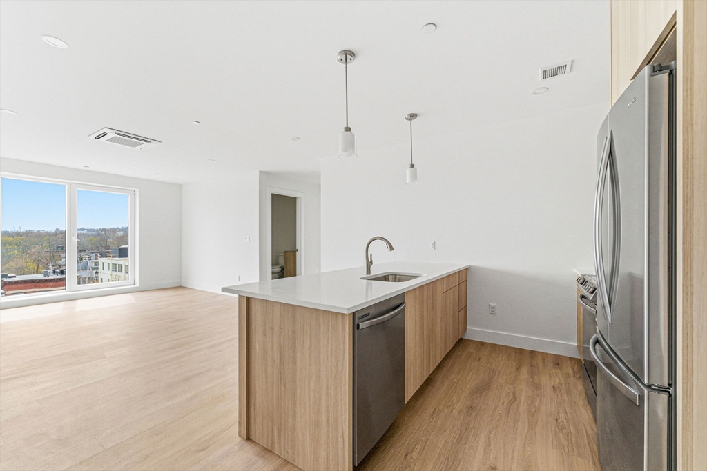 1035 Commonwealth Avenue, Unit 201 Boston, MA 02215 - Photo 3 of 23