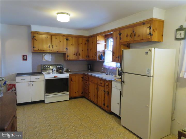 27 Wingert Road Wyomissing, PA 19610 - Photo 6 of 18 Gallery Image 6