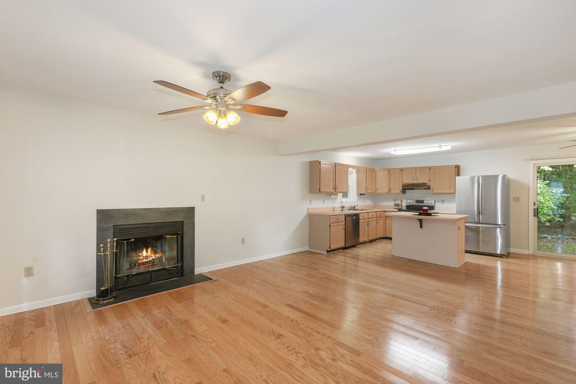 9 Port Royal Road Ocean View, DE 19970 - Photo 5 of 29 Spacious and Open Living Room