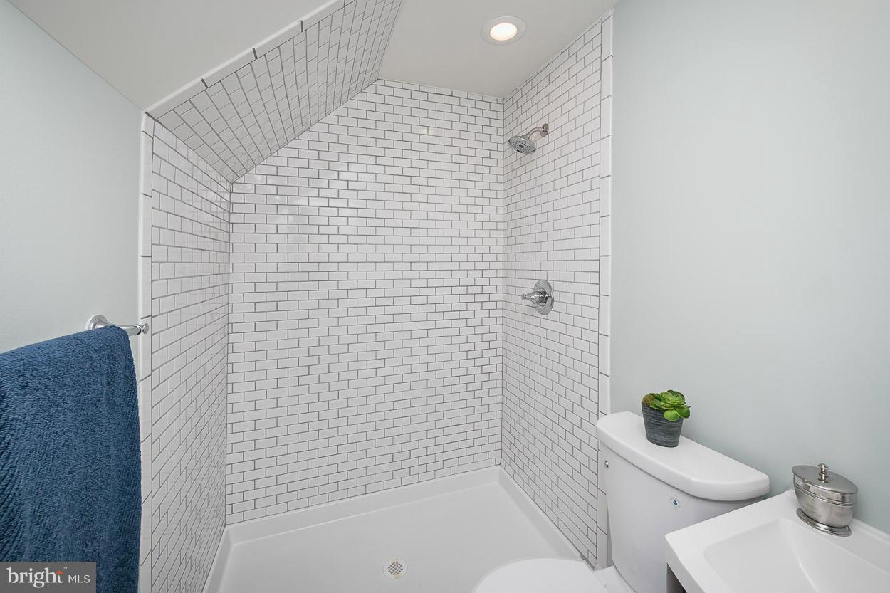 512 Hollen Road Baltimore, MD 21212 - Photo 22 of 30 Bath