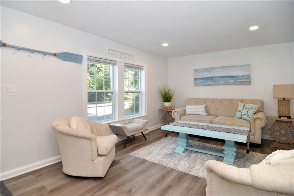 194 South Pier Road Narragansett, RI 02882 - Photo 4 of 30