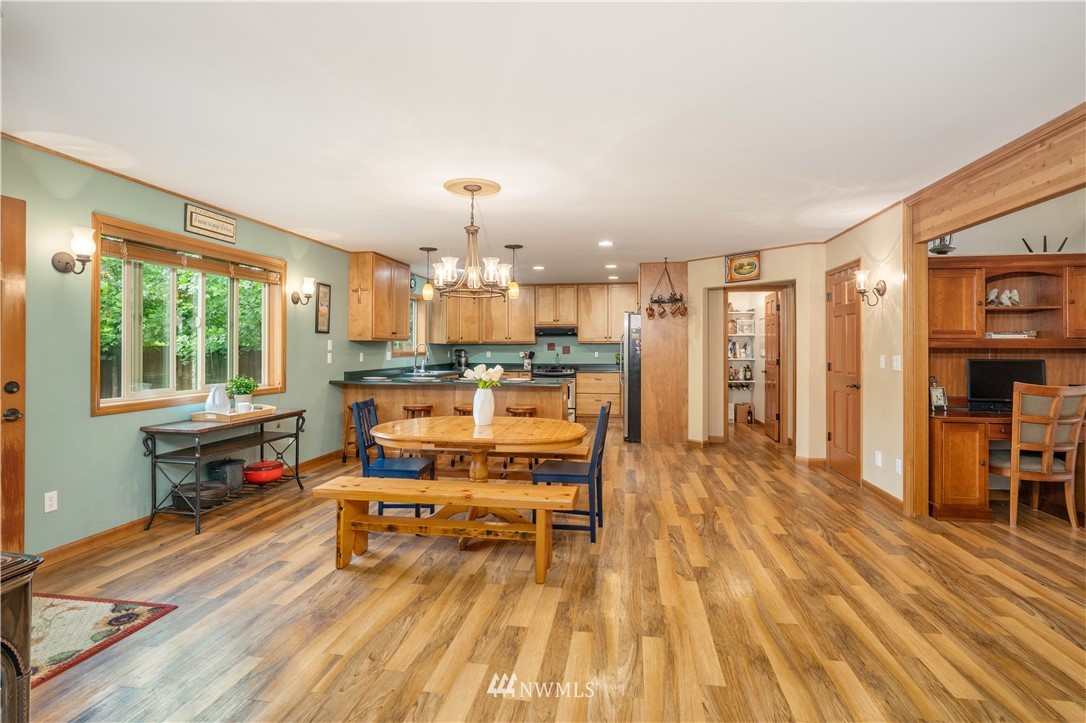 413 State Street Sumner, WA 98390 - Photo 4 of 25